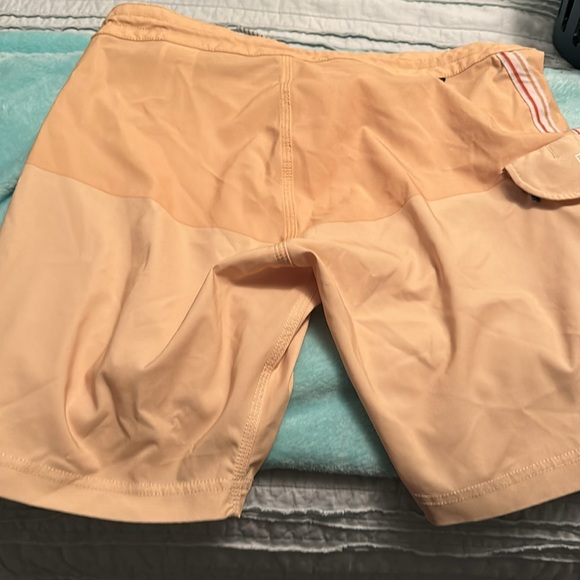 Vissla upcycle coconut poly stretch short - Picture 4 of 10